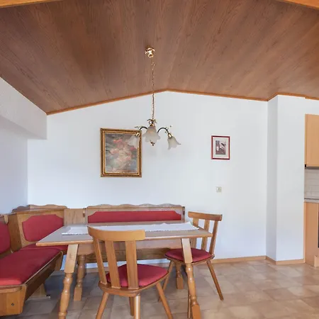 Christian Apartment *